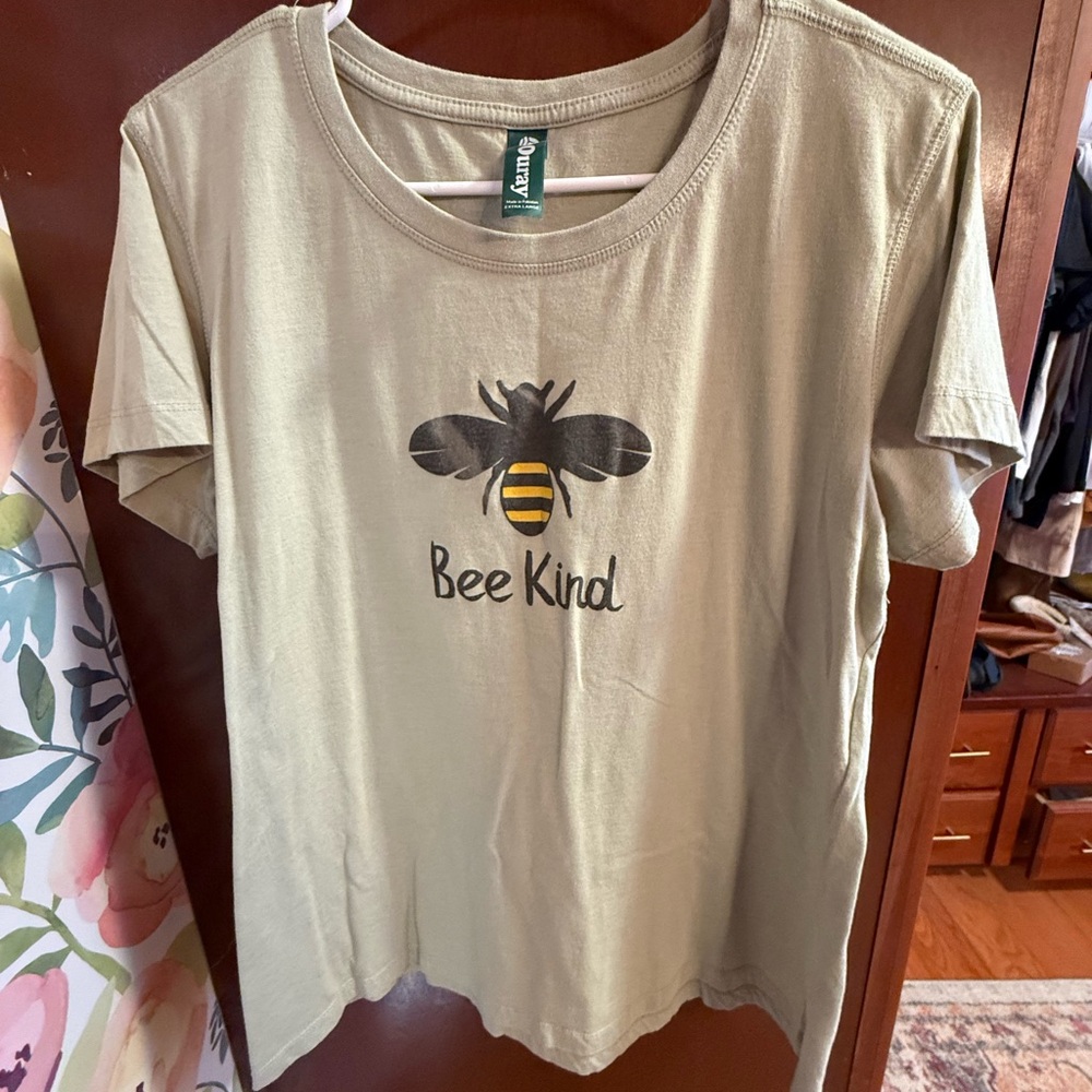 Altar'd State Bee Kind Graphic Tee - Cream